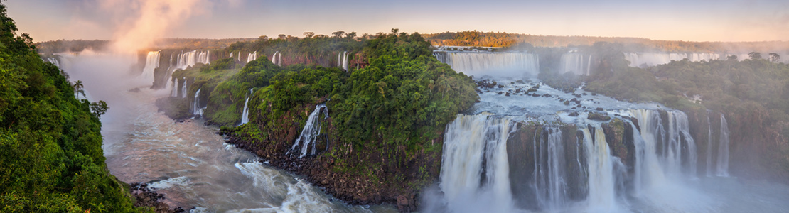 Energiereicher Wasserfall